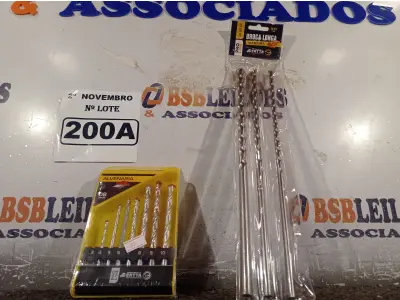 LOTE 200 - 01 KIT DE BROCAS. (NO ESTADO) ATENÇÃO! FAZER A VISITAÇÃO ANTES DE ARREMATAR, NÃO SABEMOS SE FUNCIONA. LEILÃO NÃO TEM GARANTIA E NEM DEVOLUÇÃO, SUJEITO A POSSÍVEIS AVARIAS VISÍVEIS/OCULTAS E/OU AUSÊNCIA DE COMPONENTES.