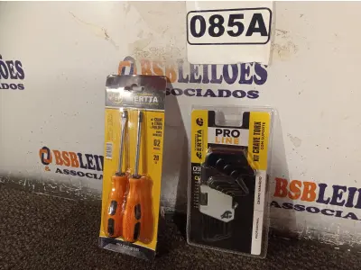 LOTE 085 - 01 KIT DE CHAVE FENDA/PHILIPS E 01 KIT DE CHAVE TORX. (NO ESTADO) ATENÇÃO! FAZER A VISITAÇÃO ANTES DE ARREMATAR, NÃO SABEMOS SE FUNCIONA. LEILÃO NÃO TEM GARANTIA E NEM DEVOLUÇÃO, SUJEITO A POSSÍVEIS AVARIAS VISÍVEIS/OCULTAS E/OU AUSÊNCIA DE COMPONENTES.