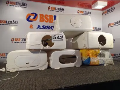 LOTE 542 - 06 CAIXAS DE DESCARGA MARCAS E MODELOS DIVERSOS. (NO ESTADO) ATENÇÃO! FAZER A VISITAÇÃO ANTES DE ARREMATAR, NÃO SABEMOS SE FUNCIONA. LEILÃO NÃO TEM GARANTIA E NEM DEVOLUÇÃO, SUJEITO A POSSÍVEIS AVARIAS VISÍVEIS/OCULTAS E/OU AUSÊNCIA DE COMPONENTES.