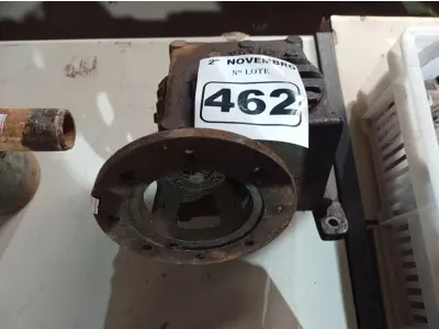 LOTE 462 - 01 REDUÇÃO SEM MOTOR. (NO ESTADO) ATENÇÃO! FAZER A VISITAÇÃO ANTES DE ARREMATAR, NÃO SABEMOS SE FUNCIONA. LEILÃO NÃO TEM GARANTIA E NEM DEVOLUÇÃO, SUJEITO A POSSÍVEIS AVARIAS VISÍVEIS/OCULTAS E/OU AUSÊNCIA DE COMPONENTES.