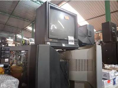 LOTE 458 - 04 TV’S DE TUBO MARCAS E MODELOS DIVERSOS. (NO ESTADO) ATENÇÃO! FAZER A VISITAÇÃO ANTES DE ARREMATAR, NÃO SABEMOS SE FUNCIONA. LEILÃO NÃO TEM GARANTIA E NEM DEVOLUÇÃO, SUJEITO A POSSÍVEIS AVARIAS VISÍVEIS/OCULTAS E/OU AUSÊNCIA DE COMPONENTES.