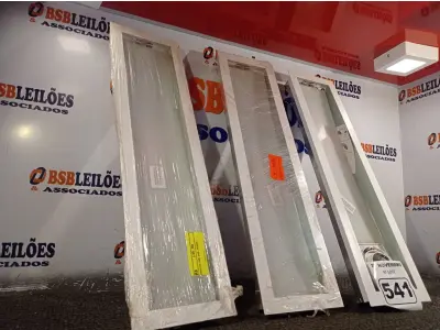 LOTE 541 - 03 LUMINÁRIAS DE EMBUTIR 7806 2X20 EDIBRAZ. (NO ESTADO) ATENÇÃO! FAZER A VISITAÇÃO ANTES DE ARREMATAR, NÃO SABEMOS SE FUNCIONA. LEILÃO NÃO TEM GARANTIA E NEM DEVOLUÇÃO, SUJEITO A POSSÍVEIS AVARIAS VISÍVEIS/OCULTAS E/OU AUSÊNCIA DE COMPONENTES.