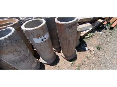 LOTE 079 - 05 MANILHAS EM CONCRETO (NO ESTADO, NÃO SABEMOS SE FUNCIONA. LEILÃO NÃO TEM GARANTIA E NEM DEVOLUÇÃO).