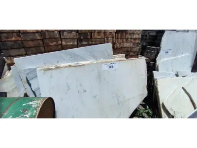 LOTE 105 - 01 LOTE COM PEDRAS TAMANHOS DIVERSOS (NO ESTADO, NÃO SABEMOS SE FUNCIONA. LEILÃO NÃO TEM GARANTIA E NEM DEVOLUÇÃO).