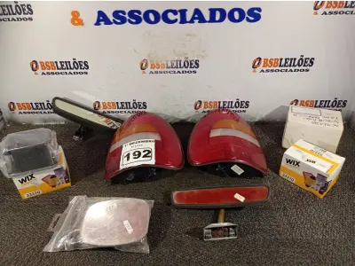 LOTE 192 - 02 LANTERNAS DA GRAND CARAVAM, 03 ESPELHOS RETROVISORES E 02 FILTROS WIX. (NO ESTADO) ATENÇÃO! FAZER A VISITAÇÃO ANTES DE ARREMATAR, NÃO SABEMOS SE FUNCIONA. LEILÃO NÃO TEM GARANTIA E NEM DEVOLUÇÃO, SUJEITO A POSSÍVEIS AVARIAS VISÍVEIS/OCULTAS E/OU AUSÊNCIA DE COMPONENTES.