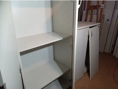 LOTE 198 - 02 ARMÁRIOS EM MADEIRA SENDO 01 BAIXO E OUTRO ALTO. (NO ESTADO) ATENÇÃO! FAZER A VISITAÇÃO ANTES DE ARREMATAR, NÃO SABEMOS SE FUNCIONA. LEILÃO NÃO TEM GARANTIA E NEM DEVOLUÇÃO, SUJEITO A POSSÍVEIS AVARIAS VISÍVEIS/OCULTAS E/OU AUSÊNCIA DE COMPONENTES.