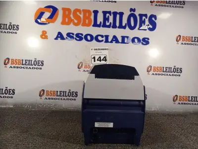 LOTE 144 - 01 IMPRESSORA DE CARTÃO MARCA ZEBRA ZXP SERIES 3. (NO ESTADO) ATENÇÃO! FAZER A VISITAÇÃO ANTES DE ARREMATAR, NÃO SABEMOS SE FUNCIONA. LEILÃO NÃO TEM GARANTIA E NEM DEVOLUÇÃO, SUJEITO A POSSÍVEIS AVARIAS VISÍVEIS/OCULTAS E/OU AUSÊNCIA DE COMPONENTES.