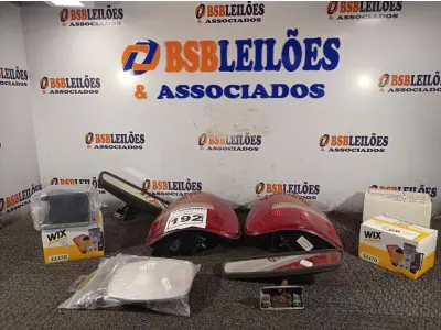 LOTE 192 - 02 LANTERNAS DA GRAND CARAVAM, 03 ESPELHOS RETROVISORES E 02 FILTROS WIX. (NO ESTADO) ATENÇÃO! FAZER A VISITAÇÃO ANTES DE ARREMATAR, NÃO SABEMOS SE FUNCIONA. LEILÃO NÃO TEM GARANTIA E NEM DEVOLUÇÃO, SUJEITO A POSSÍVEIS AVARIAS VISÍVEIS/OCULTAS E/OU AUSÊNCIA DE COMPONENTES.