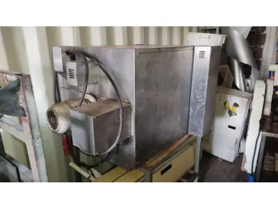 LOTE 020 - 01 FORNO COMBINADO ELÉTRICO INDUSTRIAL. OBS: O FORNO COMBINADO TRAZ ESSE NOME PORQUE ELE COMBINA AS FUNÇÕES DE COCÇÃO NO VAPOR, ÁGUA QUENTE OU AMBAS SIMULTANEAMENTE POR MEIO DE UMA OU MAIS TURBINAS. É POSSÍVEL ELABORAR VÁRIOS PRATOS AO MESMO TEMPO, TRAZENDO AGILIDADE NA COZINHA). (NO ESTADO, NÃO SABEMOS SE FUNCIONA. LEILÃO NÃO TEM GARANTIA E NEM DEVOLUÇÃO).