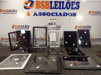 LOTE 063 - 01 LOTE COM VÁRIAS TELAS PARA TABLET MARCAS E MODELOS DIVERSOS. (NO ESTADO) ATENÇÃO! FAZER A VISITAÇÃO ANTES DE ARREMATAR, NÃO SABEMOS SE FUNCIONA. LEILÃO NÃO TEM GARANTIA E NEM DEVOLUÇÃO, SUJEITO A POSSÍVEIS AVARIAS VISÍVEIS/OCULTAS E/OU AUSÊNCIA DE COMPONENTES.