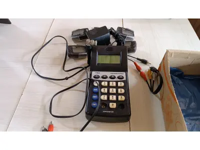 LOTE 014 - EQUIPAMENTO CHAMA GARÇOM, COM 6 BIP´S, 01 CARREGADOR, 01 CABO E 01 ANTENA. (NO ESTADO, NÃO SABEMOS SE FUNCIONA. LEILÃO NÃO TEM GARANTIA E NEM DEVOLUÇÃO).
