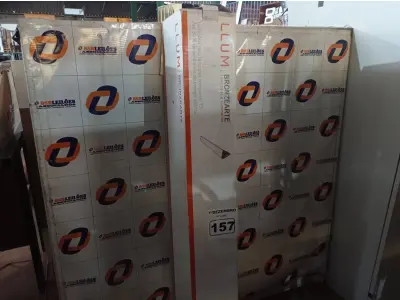 LOTE 157 - 01 LUMINÁRIA SUSPENSA 2X28W COM LÂMPADA BRONZEARTE. (NO ESTADO) ATENÇÃO! FAZER A VISITAÇÃO ANTES DE ARREMATAR, NÃO SABEMOS SE FUNCIONA. LEILÃO NÃO TEM GARANTIA E NEM DEVOLUÇÃO, SUJEITO A POSSÍVEIS AVARIAS VISÍVEIS/OCULTAS E/OU AUSÊNCIA DE COMPONENTES.