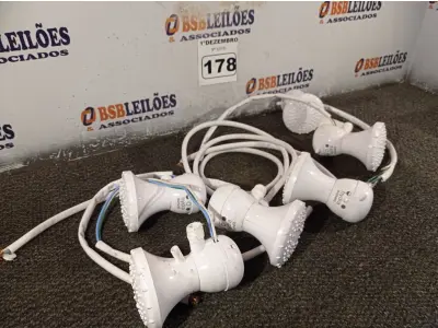 LOTE 178 - 06 CHUVEIROS MARCAS E MODELOS DIVERSOS. (NO ESTADO) ATENÇÃO! FAZER A VISITAÇÃO ANTES DE ARREMATAR, NÃO SABEMOS SE FUNCIONA. LEILÃO NÃO TEM GARANTIA E NEM DEVOLUÇÃO, SUJEITO A POSSÍVEIS AVARIAS VISÍVEIS/OCULTAS E/OU AUSÊNCIA DE COMPONENTES.