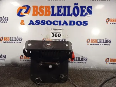 LOTE 360 - 01 LUMINÁRIA PARA ESTÚDIO LINE UP. (NO ESTADO) ATENÇÃO! FAZER A VISITAÇÃO ANTES DE ARREMATAR, NÃO SABEMOS SE FUNCIONA. LEILÃO NÃO TEM GARANTIA E NEM DEVOLUÇÃO, SUJEITO A POSSÍVEIS AVARIAS VISÍVEIS/OCULTAS E/OU AUSÊNCIA DE COMPONENTES.
