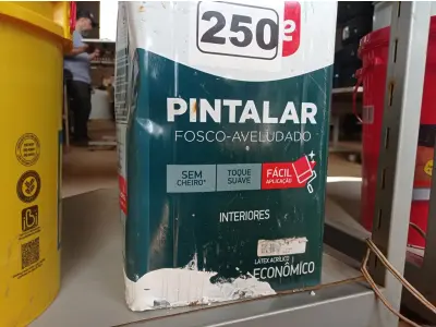 LOTE 250 - 01 LATA DE TINTA IQUINE PINTALAR FOSCO AVELUDADO 18L VERDE PISCINA. (NO ESTADO) ATENÇÃO! FAZER A VISITAÇÃO ANTES DE ARREMATAR, NÃO SABEMOS SE FUNCIONA. LEILÃO NÃO TEM GARANTIA E NEM DEVOLUÇÃO, SUJEITO A POSSÍVEIS AVARIAS VISÍVEIS/OCULTAS E/OU AUSÊNCIA DE COMPONENTES.