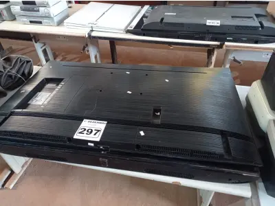 LOTE 297 - 02 TV’S MARCAS E MODELOS DIVERSOS PARA RETIRADA DE PEÇAS. (NO ESTADO) ATENÇÃO! FAZER A VISITAÇÃO ANTES DE ARREMATAR, NÃO SABEMOS SE FUNCIONA. LEILÃO NÃO TEM GARANTIA E NEM DEVOLUÇÃO, SUJEITO A POSSÍVEIS AVARIAS VISÍVEIS/OCULTAS E/OU AUSÊNCIA DE COMPONENTES.