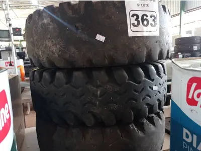 LOTE 363 - 03 PNEUS PARA EMPILHADEIRA 6-50X10. (NO ESTADO) ATENÇÃO! FAZER A VISITAÇÃO ANTES DE ARREMATAR, NÃO SABEMOS SE FUNCIONA. LEILÃO NÃO TEM GARANTIA E NEM DEVOLUÇÃO, SUJEITO A POSSÍVEIS AVARIAS VISÍVEIS/OCULTAS E/OU AUSÊNCIA DE COMPONENTES.