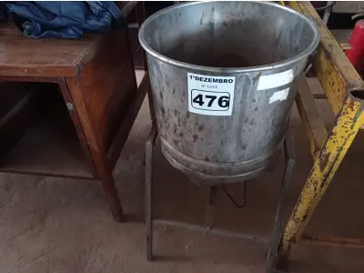 LOTE 476 - 02 DESCASCADORES DE BATATAS. (NO ESTADO) ATENÇÃO! FAZER A VISITAÇÃO ANTES DE ARREMATAR, NÃO SABEMOS SE FUNCIONA. LEILÃO NÃO TEM GARANTIA E NEM DEVOLUÇÃO, SUJEITO A POSSÍVEIS AVARIAS VISÍVEIS/OCULTAS E/OU AUSÊNCIA DE COMPONENTES.