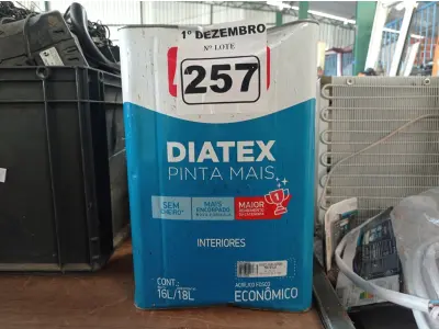 LOTE 257 - 01 LATA DE TINTA IQUINE DIATEX PINTA MAIS 18L FOSCO MARACUJÁ. (NO ESTADO) ATENÇÃO! FAZER A VISITAÇÃO ANTES DE ARREMATAR, NÃO SABEMOS SE FUNCIONA. LEILÃO NÃO TEM GARANTIA E NEM DEVOLUÇÃO, SUJEITO A POSSÍVEIS AVARIAS VISÍVEIS/OCULTAS E/OU AUSÊNCIA DE COMPONENTES.