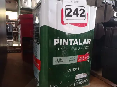 LOTE 242 - 01 LATA DE TINTA IQUINE PINTALAR FOSCO AVELUDADO 18L VERDE PISCINA. (NO ESTADO) ATENÇÃO! FAZER A VISITAÇÃO ANTES DE ARREMATAR, NÃO SABEMOS SE FUNCIONA. LEILÃO NÃO TEM GARANTIA E NEM DEVOLUÇÃO, SUJEITO A POSSÍVEIS AVARIAS VISÍVEIS/OCULTAS E/OU AUSÊNCIA DE COMPONENTES.