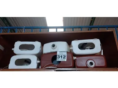 LOTE 312 - 06 CAIXAS DE DESCARGA MARCAS E MODELOS DIVERSOS. (NO ESTADO) ATENÇÃO! FAZER A VISITAÇÃO ANTES DE ARREMATAR, NÃO SABEMOS SE FUNCIONA. LEILÃO NÃO TEM GARANTIA E NEM DEVOLUÇÃO, SUJEITO A POSSÍVEIS AVARIAS VISÍVEIS/OCULTAS E/OU AUSÊNCIA DE COMPONENTES.