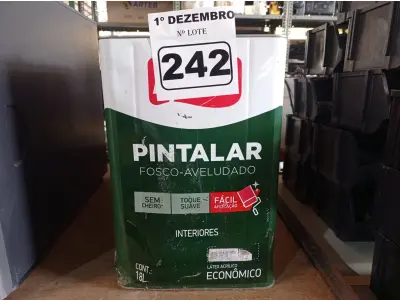 LOTE 242 - 01 LATA DE TINTA IQUINE PINTALAR FOSCO AVELUDADO 18L VERDE PISCINA. (NO ESTADO) ATENÇÃO! FAZER A VISITAÇÃO ANTES DE ARREMATAR, NÃO SABEMOS SE FUNCIONA. LEILÃO NÃO TEM GARANTIA E NEM DEVOLUÇÃO, SUJEITO A POSSÍVEIS AVARIAS VISÍVEIS/OCULTAS E/OU AUSÊNCIA DE COMPONENTES.