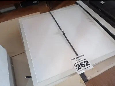 LOTE 262 - 04 PAINÉIS DE LED. (NO ESTADO) ATENÇÃO! FAZER A VISITAÇÃO ANTES DE ARREMATAR, NÃO SABEMOS SE FUNCIONA. LEILÃO NÃO TEM GARANTIA E NEM DEVOLUÇÃO, SUJEITO A POSSÍVEIS AVARIAS VISÍVEIS/OCULTAS E/OU AUSÊNCIA DE COMPONENTES.