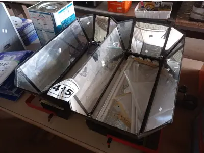 LOTE 415 - 02 LUMINÁRIAS PARA ESTÚDIO. (NO ESTADO) ATENÇÃO! FAZER A VISITAÇÃO ANTES DE ARREMATAR, NÃO SABEMOS SE FUNCIONA. LEILÃO NÃO TEM GARANTIA E NEM DEVOLUÇÃO, SUJEITO A POSSÍVEIS AVARIAS VISÍVEIS/OCULTAS E/OU AUSÊNCIA DE COMPONENTES.