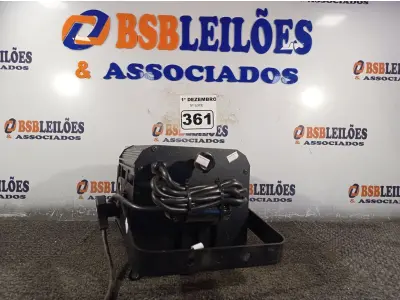 LOTE 361 - 01 LUMINÁRIA PARA ESTÚDIO LINE UP. (NO ESTADO) ATENÇÃO! FAZER A VISITAÇÃO ANTES DE ARREMATAR, NÃO SABEMOS SE FUNCIONA. LEILÃO NÃO TEM GARANTIA E NEM DEVOLUÇÃO, SUJEITO A POSSÍVEIS AVARIAS VISÍVEIS/OCULTAS E/OU AUSÊNCIA DE COMPONENTES.