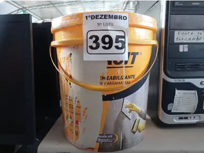 LOTE 395 - 01 BALDE DE VEDACIT, ADITIVO IMPERMEABILIZANTE PARA CONCRETOS E ARGAMASSAS. (NO ESTADO) ATENÇÃO! FAZER A VISITAÇÃO ANTES DE ARREMATAR, NÃO SABEMOS SE FUNCIONA. LEILÃO NÃO TEM GARANTIA E NEM DEVOLUÇÃO, SUJEITO A POSSÍVEIS AVARIAS VISÍVEIS/OCULTAS E/OU AUSÊNCIA DE COMPONENTES.