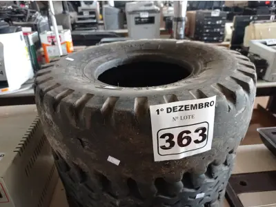 LOTE 363 - 03 PNEUS PARA EMPILHADEIRA 6-50X10. (NO ESTADO) ATENÇÃO! FAZER A VISITAÇÃO ANTES DE ARREMATAR, NÃO SABEMOS SE FUNCIONA. LEILÃO NÃO TEM GARANTIA E NEM DEVOLUÇÃO, SUJEITO A POSSÍVEIS AVARIAS VISÍVEIS/OCULTAS E/OU AUSÊNCIA DE COMPONENTES.