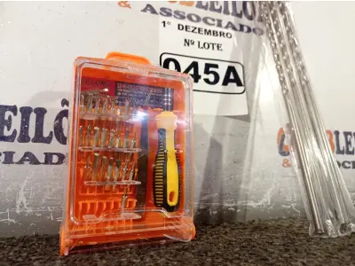 LOTE 045 - 03 BROCAS DE VIDEA 30CM E KIT DE CHAVES DE PRECISÃO. (NO ESTADO) ATENÇÃO! FAZER A VISITAÇÃO ANTES DE ARREMATAR, NÃO SABEMOS SE FUNCIONA. LEILÃO NÃO TEM GARANTIA E NEM DEVOLUÇÃO, SUJEITO A POSSÍVEIS AVARIAS VISÍVEIS/OCULTAS E/OU AUSÊNCIA DE COMPONENTES.