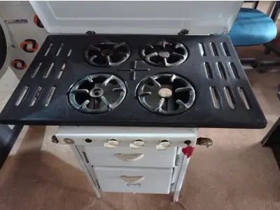 LOTE 454 - 01 FOGÃO A GÁS 04 BOCAS ESMALTADO. (NO ESTADO) ATENÇÃO! FAZER A VISITAÇÃO ANTES DE ARREMATAR, NÃO SABEMOS SE FUNCIONA. LEILÃO NÃO TEM GARANTIA E NEM DEVOLUÇÃO, SUJEITO A POSSÍVEIS AVARIAS VISÍVEIS/OCULTAS E/OU AUSÊNCIA DE COMPONENTES.