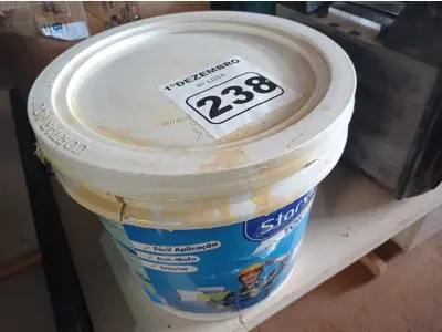 LOTE 238 - 01 BALDE DE MASSA ACRÍLICA STAR VINIL TOK PVA 16L. (NO ESTADO) ATENÇÃO! FAZER A VISITAÇÃO ANTES DE ARREMATAR, NÃO SABEMOS SE FUNCIONA. LEILÃO NÃO TEM GARANTIA E NEM DEVOLUÇÃO, SUJEITO A POSSÍVEIS AVARIAS VISÍVEIS/OCULTAS E/OU AUSÊNCIA DE COMPONENTES.