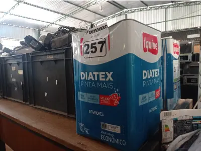 LOTE 257 - 01 LATA DE TINTA IQUINE DIATEX PINTA MAIS 18L FOSCO MARACUJÁ. (NO ESTADO) ATENÇÃO! FAZER A VISITAÇÃO ANTES DE ARREMATAR, NÃO SABEMOS SE FUNCIONA. LEILÃO NÃO TEM GARANTIA E NEM DEVOLUÇÃO, SUJEITO A POSSÍVEIS AVARIAS VISÍVEIS/OCULTAS E/OU AUSÊNCIA DE COMPONENTES.