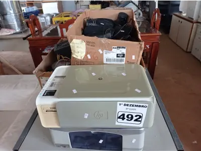 LOTE 492 - 02 IMPRESSORAS JATO DE TINTA, VÁRIOS TECLADOS PARA PC, VARIAS CAIXINHAS DE SOM PARA PC E PERIFÉRICOS DIVERSOS. (NO ESTADO) ATENÇÃO! FAZER A VISITAÇÃO ANTES DE ARREMATAR, NÃO SABEMOS SE FUNCIONA. LEILÃO NÃO TEM GARANTIA E NEM DEVOLUÇÃO, SUJEITO A POSSÍVEIS AVARIAS VISÍVEIS/OCULTAS E/OU AUSÊNCIA DE COMPONENTES.