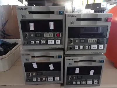 LOTE 400 - 04 APARELHOS MINIDISCO SONY RECORDER. (NO ESTADO) ATENÇÃO! FAZER A VISITAÇÃO ANTES DE ARREMATAR, NÃO SABEMOS SE FUNCIONA. LEILÃO NÃO TEM GARANTIA E NEM DEVOLUÇÃO, SUJEITO A POSSÍVEIS AVARIAS VISÍVEIS/OCULTAS E/OU AUSÊNCIA DE COMPONENTES.