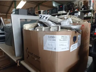 LOTE 271 - 01 LOTE COM VÁRIOS APARELHOS DE TELEFONE MARCAS E MODELOS DIVERSOS. (NO ESTADO) ATENÇÃO! FAZER A VISITAÇÃO ANTES DE ARREMATAR, NÃO SABEMOS SE FUNCIONA. LEILÃO NÃO TEM GARANTIA E NEM DEVOLUÇÃO, SUJEITO A POSSÍVEIS AVARIAS VISÍVEIS/OCULTAS E/OU AUSÊNCIA DE COMPONENTES.