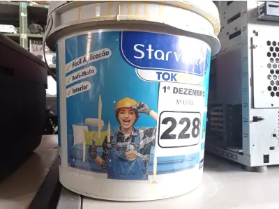 LOTE 228 - 01 BALDE DE MASSA ACRÍLICA STAR VINIL TOK PVA 16L. (NO ESTADO) ATENÇÃO! FAZER A VISITAÇÃO ANTES DE ARREMATAR, NÃO SABEMOS SE FUNCIONA. LEILÃO NÃO TEM GARANTIA E NEM DEVOLUÇÃO, SUJEITO A POSSÍVEIS AVARIAS VISÍVEIS/OCULTAS E/OU AUSÊNCIA DE COMPONENTES.