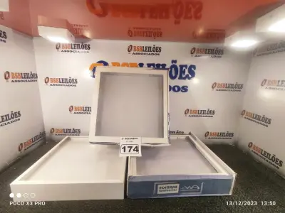 LOTE 174 - 03 LUMINÁRIAS DE EMBUTIR. (NO ESTADO) ATENÇÃO! FAZER A VISITAÇÃO ANTES DE ARREMATAR, NÃO SABEMOS SE FUNCIONA. LEILÃO NÃO TEM GARANTIA E NEM DEVOLUÇÃO, SUJEITO A POSSÍVEIS AVARIAS VISÍVEIS/OCULTAS E/OU AUSÊNCIA DE COMPONENTES.