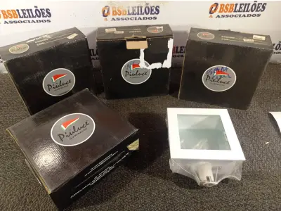 LOTE 075 - 04 LUMINÁRIAS DE EMBUTIR. (NO ESTADO) ATENÇÃO! FAZER A VISITAÇÃO ANTES DE ARREMATAR, NÃO SABEMOS SE FUNCIONA. LEILÃO NÃO TEM GARANTIA E NEM DEVOLUÇÃO, SUJEITO A POSSÍVEIS AVARIAS VISÍVEIS/OCULTAS E/OU AUSÊNCIA DE COMPONENTES.