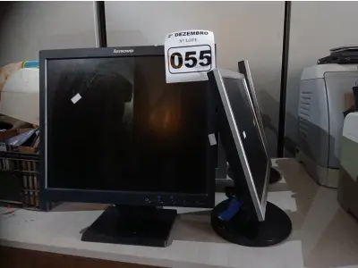 LOTE 055 - 06 MONITORES MARCAS E MODELOS DIVERSOS. (NO ESTADO) ATENÇÃO! FAZER A VISITAÇÃO ANTES DE ARREMATAR, NÃO SABEMOS SE FUNCIONA. LEILÃO NÃO TEM GARANTIA E NEM DEVOLUÇÃO, SUJEITO A POSSÍVEIS AVARIAS VISÍVEIS/OCULTAS E/OU AUSÊNCIA DE COMPONENTES.