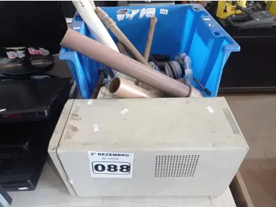 LOTE 088 - 01 NOBREAK APC 700VA E VÁRIAS CONEXÕES HIDRÁULICAS. (NO ESTADO) ATENÇÃO! FAZER A VISITAÇÃO ANTES DE ARREMATAR, NÃO SABEMOS SE FUNCIONA. LEILÃO NÃO TEM GARANTIA E NEM DEVOLUÇÃO, SUJEITO A POSSÍVEIS AVARIAS VISÍVEIS/OCULTAS E/OU AUSÊNCIA DE COMPONENTES.