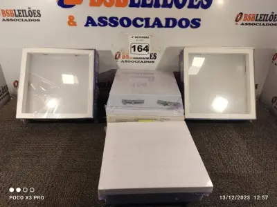 LOTE 164 - 05 LUMINÁRIAS DE EMBUTIR. (NO ESTADO) ATENÇÃO! FAZER A VISITAÇÃO ANTES DE ARREMATAR, NÃO SABEMOS SE FUNCIONA. LEILÃO NÃO TEM GARANTIA E NEM DEVOLUÇÃO, SUJEITO A POSSÍVEIS AVARIAS VISÍVEIS/OCULTAS E/OU AUSÊNCIA DE COMPONENTES.