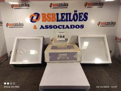 LOTE 164 - 05 LUMINÁRIAS DE EMBUTIR. (NO ESTADO) ATENÇÃO! FAZER A VISITAÇÃO ANTES DE ARREMATAR, NÃO SABEMOS SE FUNCIONA. LEILÃO NÃO TEM GARANTIA E NEM DEVOLUÇÃO, SUJEITO A POSSÍVEIS AVARIAS VISÍVEIS/OCULTAS E/OU AUSÊNCIA DE COMPONENTES.