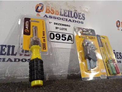 LOTE 095 - 01 KIT DE CHAVE ALLEN, 01 KIT DE CHAVE FENDA/PHILIPS E 01 CHAVE COM 06 PONTAS INTERCAMBIÁVEIS. (NO ESTADO) ATENÇÃO! FAZER A VISITAÇÃO ANTES DE ARREMATAR, NÃO SABEMOS SE FUNCIONA. LEILÃO NÃO TEM GARANTIA E NEM DEVOLUÇÃO, SUJEITO A POSSÍVEIS AVARIAS VISÍVEIS/OCULTAS E/OU AUSÊNCIA DE COMPONENTES.