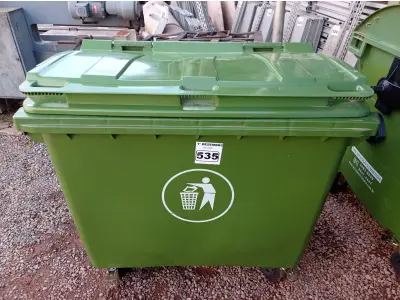 LOTE 535 - 01 CONTAINER HDPE EN-840 660L. (NO ESTADO) ATENÇÃO! FAZER A VISITAÇÃO ANTES DE ARREMATAR, NÃO SABEMOS SE FUNCIONA. LEILÃO NÃO TEM GARANTIA E NEM DEVOLUÇÃO, SUJEITO A POSSÍVEIS AVARIAS VISÍVEIS/OCULTAS E/OU AUSÊNCIA DE COMPONENTES.