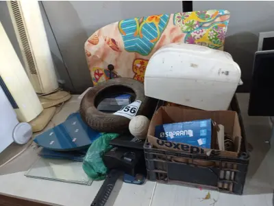 LOTE 056 - 01 LOTE COM MATERIAIS DIVERSOS. (NO ESTADO) ATENÇÃO! FAZER A VISITAÇÃO ANTES DE ARREMATAR, NÃO SABEMOS SE FUNCIONA. LEILÃO NÃO TEM GARANTIA E NEM DEVOLUÇÃO, SUJEITO A POSSÍVEIS AVARIAS VISÍVEIS/OCULTAS E/OU AUSÊNCIA DE COMPONENTES.