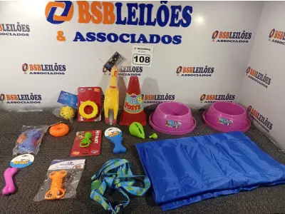 LOTE 108 - 01 KIT DE ACESSÓRIOS PARA PET CONTENDO: TAPETE GELADO, PIPI POSTINHO, OSSO PET, PET PLAY COXA, PET PLAY CHUPETA, PET PLAY PNEU, COMEDOURO 3912, MORDEDOR BOLA SOL, HALTER 04 FUROS, OSSINHO LISO, ROSQUINHA VINIL MORDEDOR, MORDEDOR FRANGO “M”, OSSINHO PATINHA E PEITORAL CACTUS “G”. (NO ESTADO) ATENÇÃO! FAZER A VISITAÇÃO ANTES DE ARREMATAR, NÃO SABEMOS SE FUNCIONA. LEILÃO NÃO TEM GARANTIA E NEM DEVOLUÇÃO, SUJEITO A POSSÍVEIS AVARIAS VISÍVEIS/OCULTAS E/OU AUSÊNCIA DE COMPONENTES.