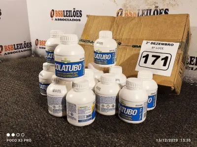 LOTE 171 - 02 CAIXAS COM COLA TUBO ST 175G COM 15 FRASCOS CADA. (NO ESTADO) ATENÇÃO! FAZER A VISITAÇÃO ANTES DE ARREMATAR, NÃO SABEMOS SE FUNCIONA. LEILÃO NÃO TEM GARANTIA E NEM DEVOLUÇÃO, SUJEITO A POSSÍVEIS AVARIAS VISÍVEIS/OCULTAS E/OU AUSÊNCIA DE COMPONENTES.